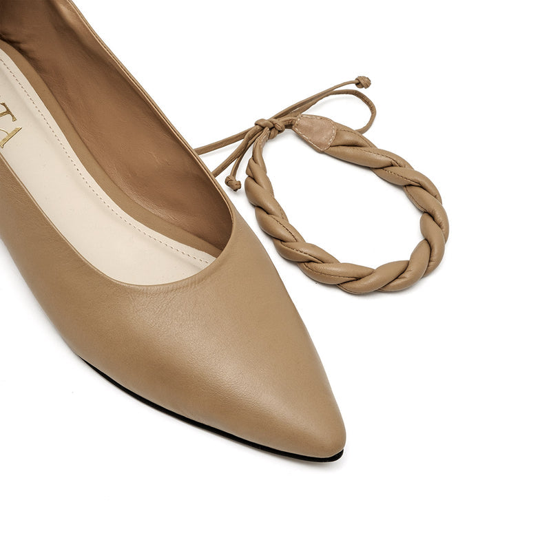 ARIA ALMOND FLATS