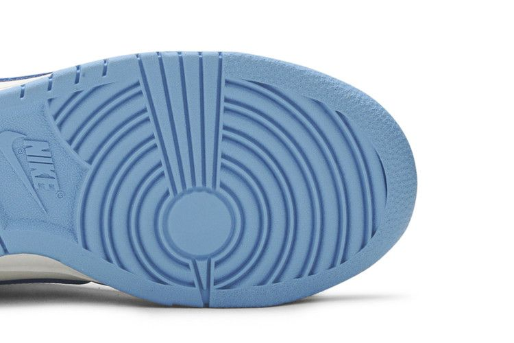 Dunk Low Coast (Women's)