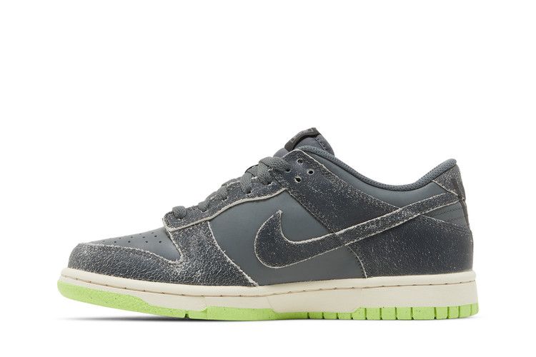 Dunk Low Halloween (2022) (GS)