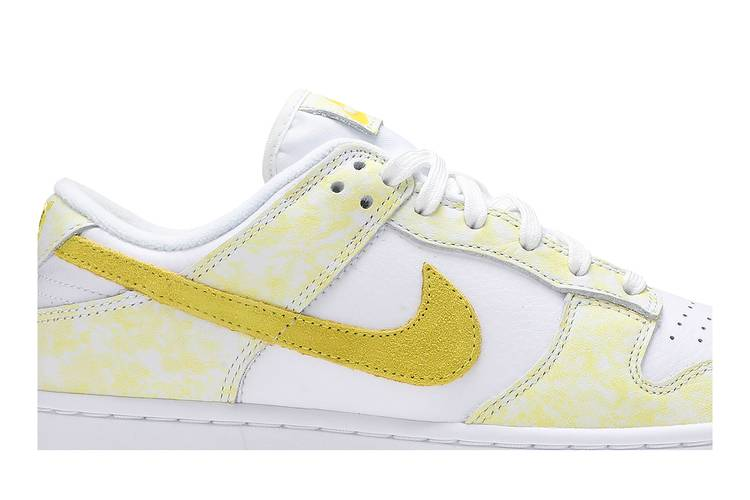 Dunk Low Yellow Strike (Women's)