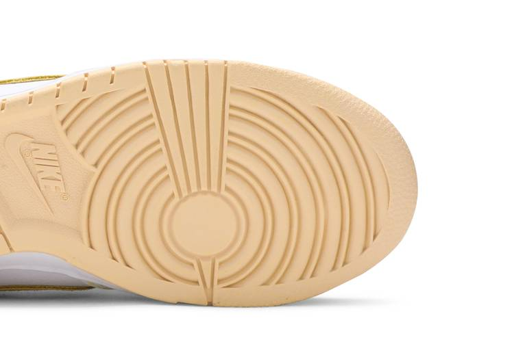 Dunk Low Yellow Strike (Women's)