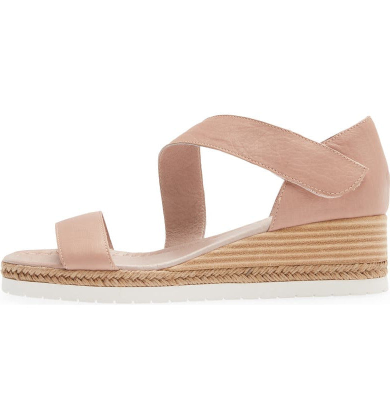 Women's Django & Juliette Inori in Warm Rose Leather. Sku: DJ15824PEBLE