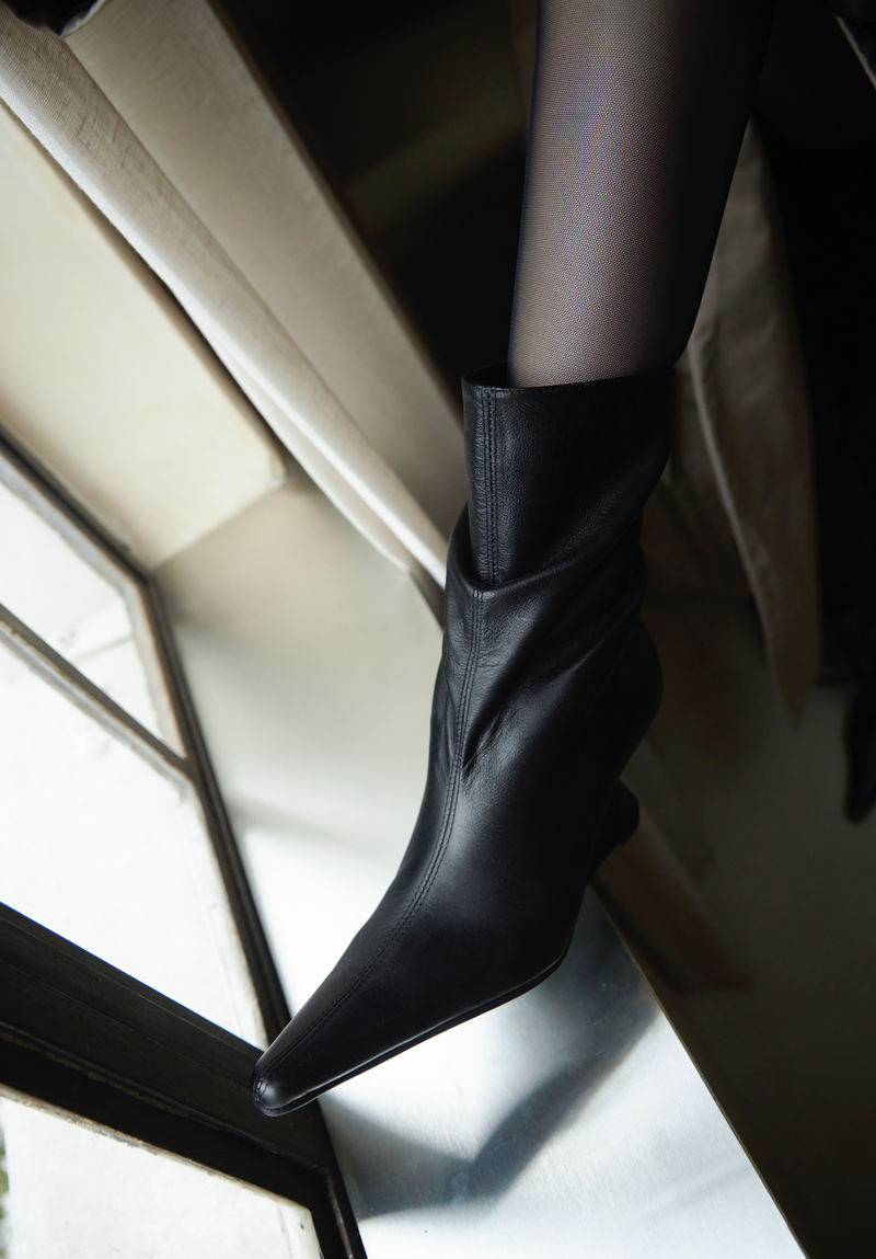 JULIA BLACK BOOTIES