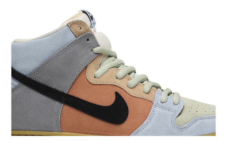SB Dunk High Spectrum