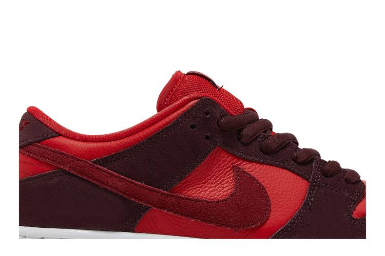 SB Dunk Low Cherry