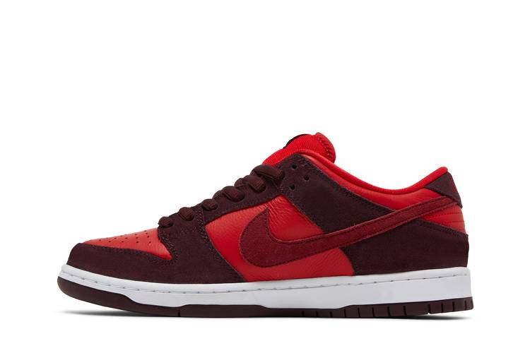SB Dunk Low Cherry