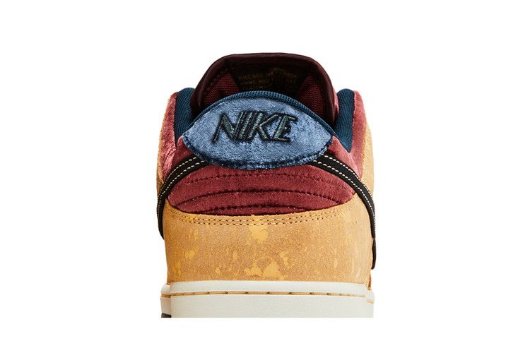 SB Dunk Low City of Cinema