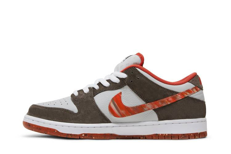 SB Dunk Low Crushed D.C.
