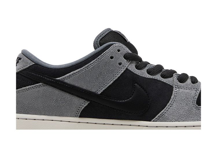 SB Dunk Low Dark Smoke Grey