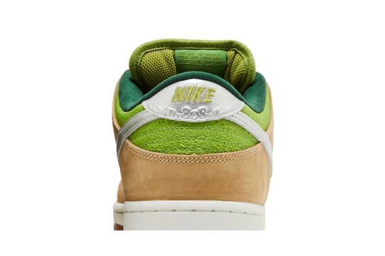 SB Dunk Low Escargot