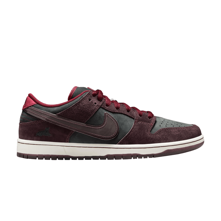 SB Dunk Low Riot Skateshop