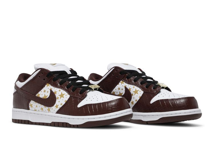 SB Dunk Low Supreme Stars Barkroot Brown (2021)