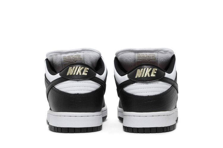 SB Dunk Low Supreme Stars Black (2021)