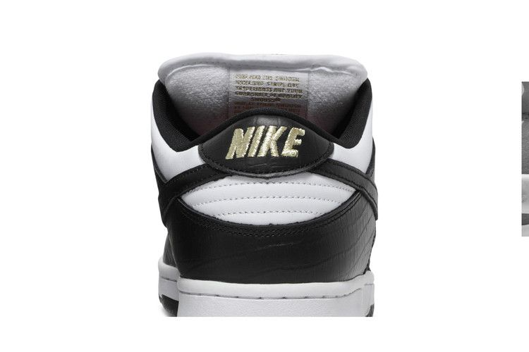 SB Dunk Low Supreme Stars Black (2021)