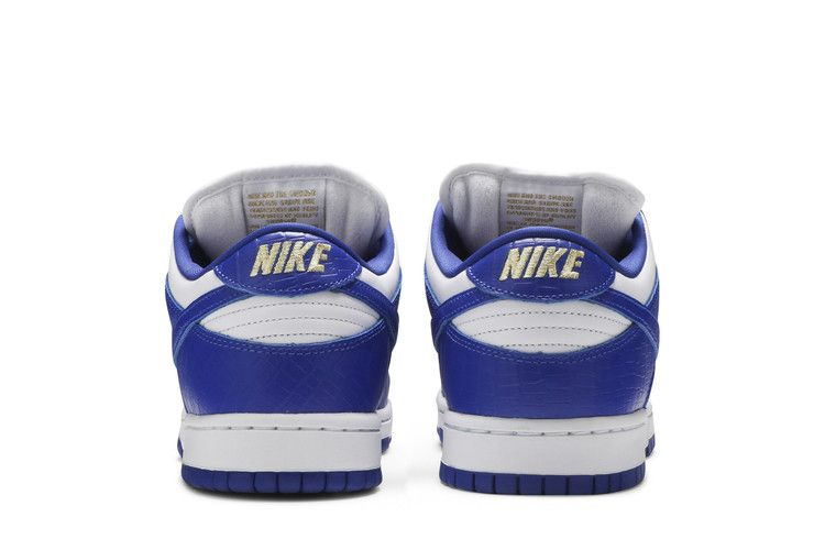 SB Dunk Low Supreme Stars Hyper Royal (2021)
