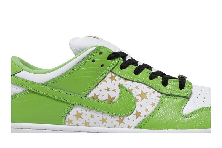 SB Dunk Low Supreme Stars Mean Green (2021)