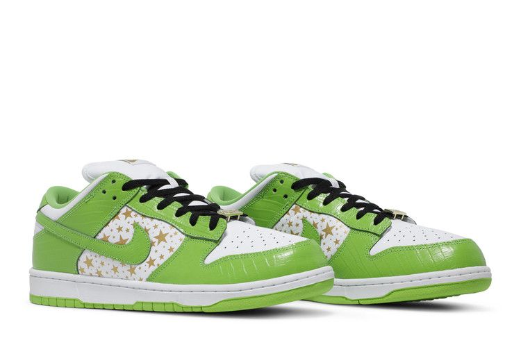 SB Dunk Low Supreme Stars Mean Green (2021)