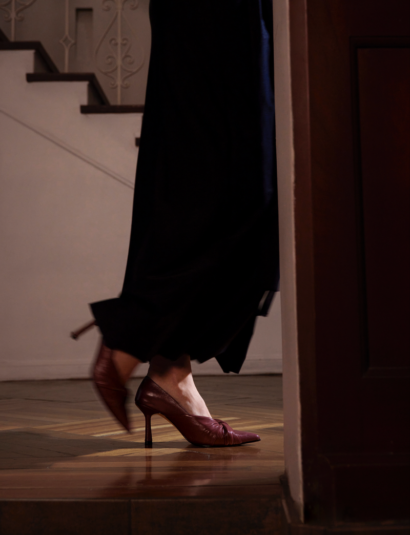 VICTORIA WINE HEELS