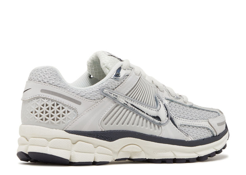 WMNS AIR ZOOM VOMERO 5 'PHOTON DUST METALLIC SILVER'