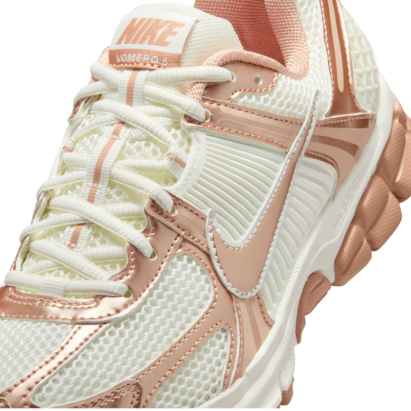 WOMEN'S ZOOM VOMERO 5 ROSE GOLD