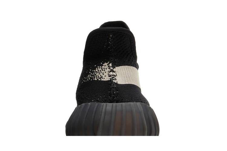 Yeezy Boost 350 V2 Core Black White (2016/2022)