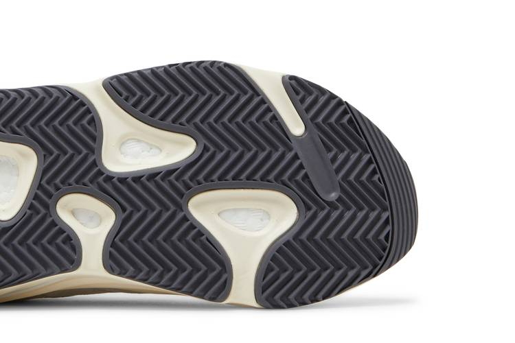 Yeezy Boost 700 Analog (2019/2023)