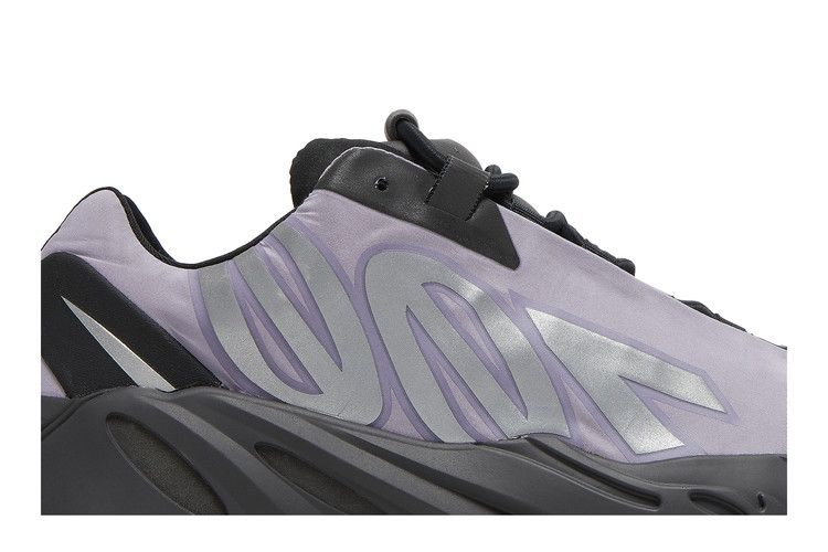 Yeezy Boost 700 MNVN Geode