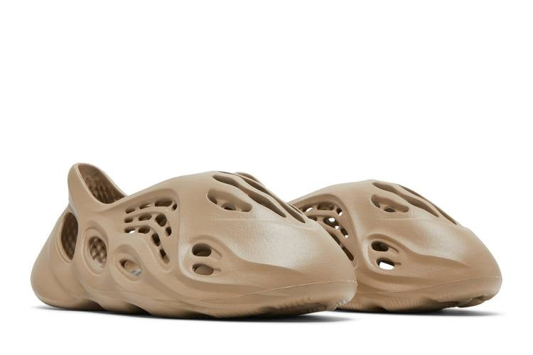 Yeezy Foam RNNR Mist