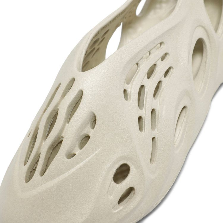 Yeezy Foam RNNR Sand