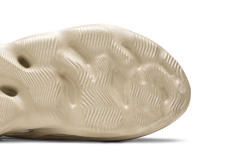 Yeezy Foam RNNR Sand