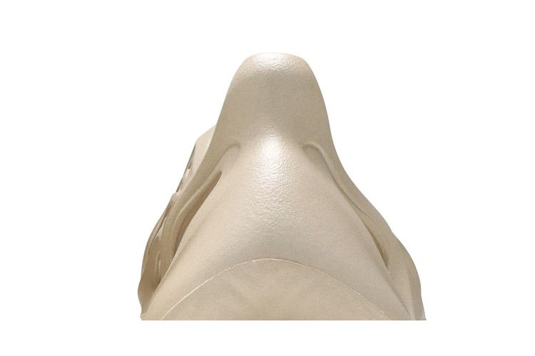 Yeezy Foam RNNR Sand