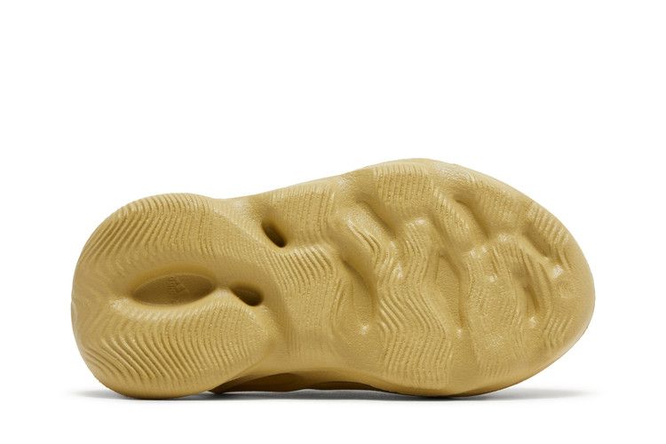 Yeezy Foam RNNR Sulfur (Infants)