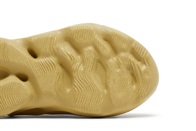 Yeezy Foam RNNR Sulfur (Infants)