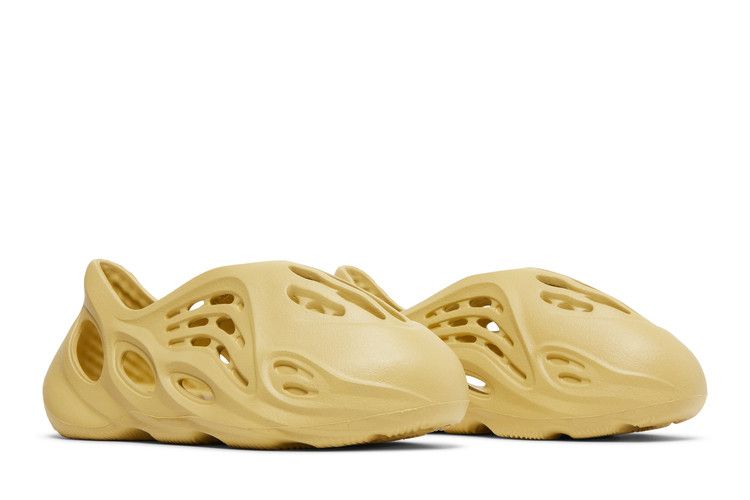 Yeezy Foam RNNR Sulfur (Kids)