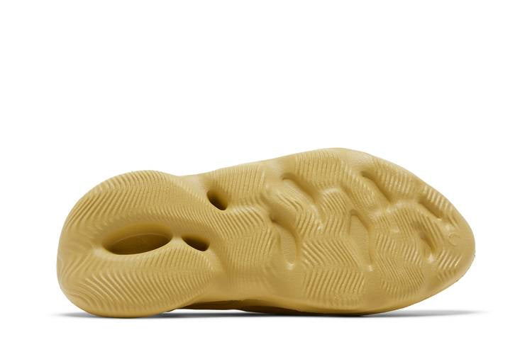 Yeezy Foam RNNR Sulfur