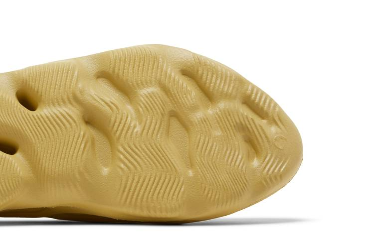 Yeezy Foam RNNR Sulfur