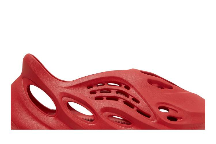 Yeezy Foam RNNR Vermillion