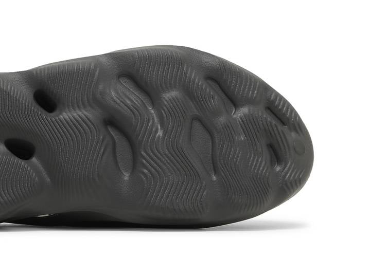 Yeezy Foam RNR Carbon