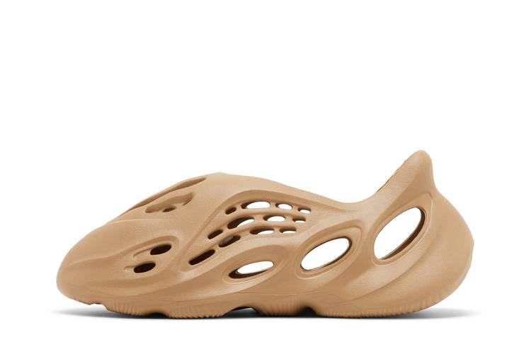 Yeezy Foam RNR Clay Taupe