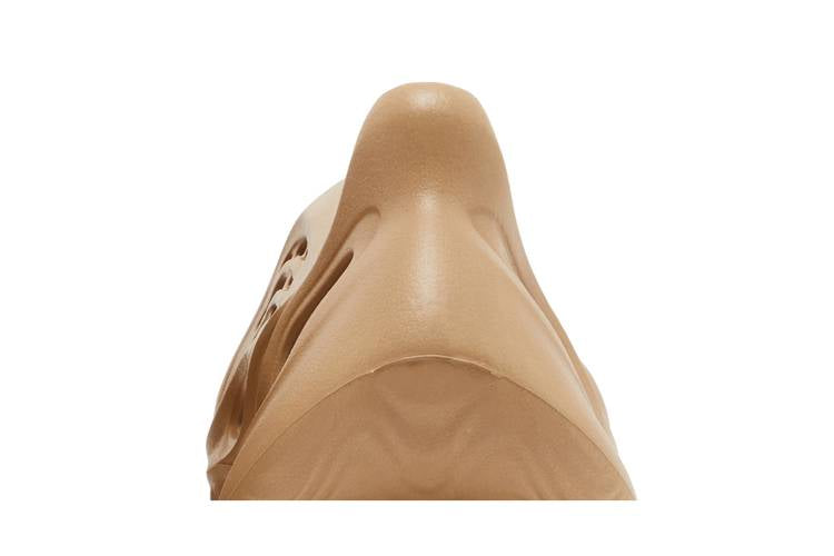 Yeezy Foam RNR Clay Taupe