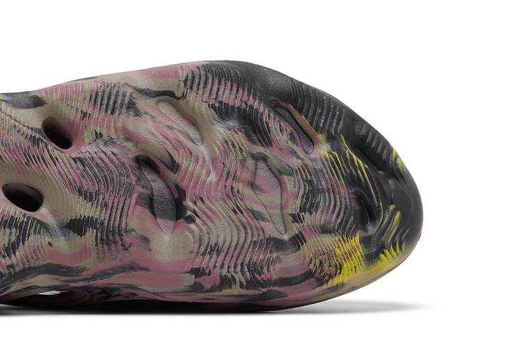 Yeezy Foam RNR MX Carbon