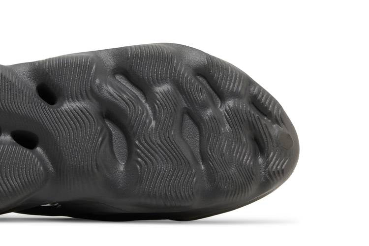 Yeezy Foam RNR Onyx (2022/2024)