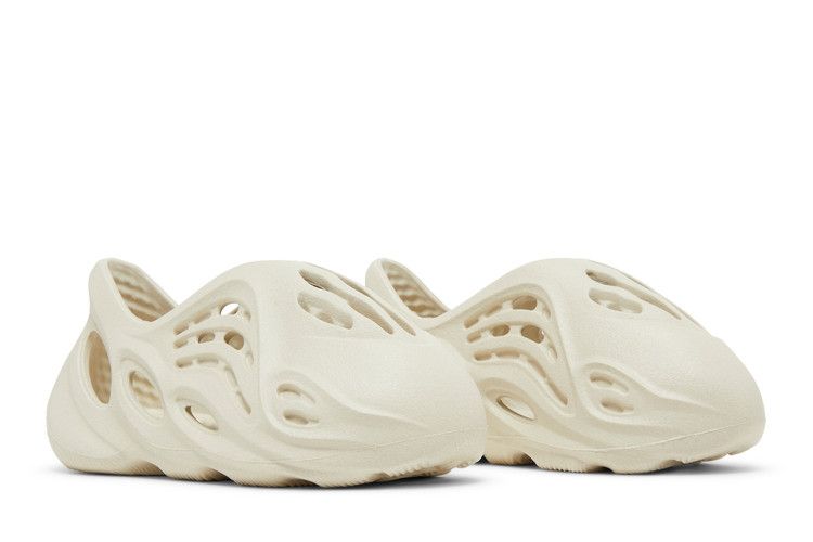 Yeezy Foam RNR Sand (Infants)