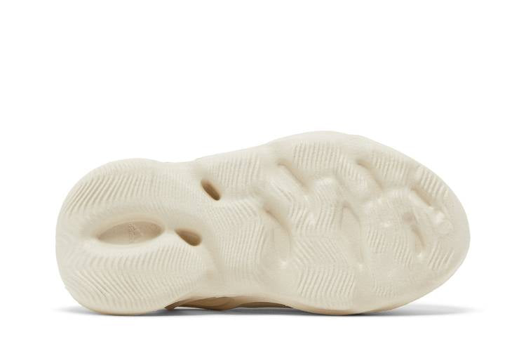 Yeezy Foam RNR Sand (Kids)
