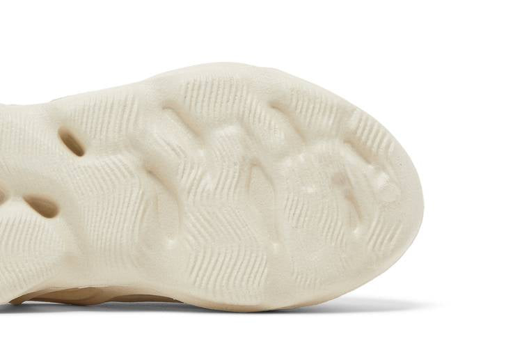 Yeezy Foam RNR Sand (Kids)