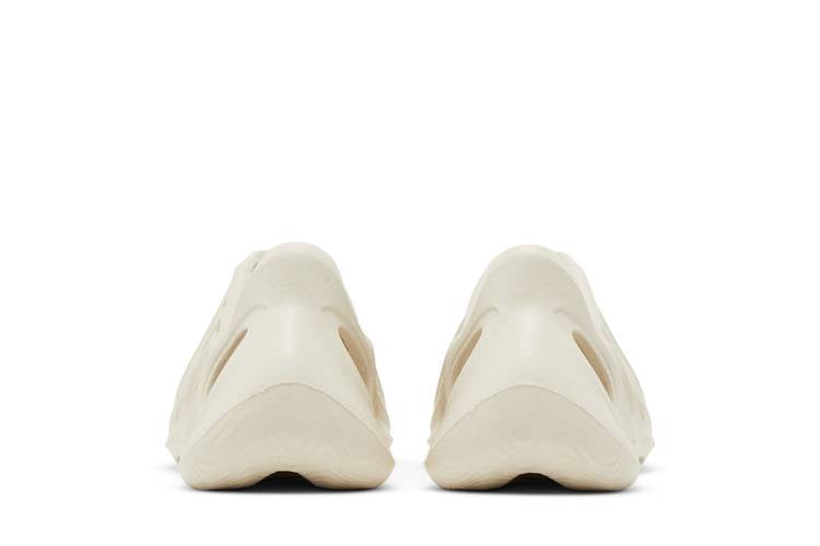 Yeezy Foam RNR Sand (Kids)
