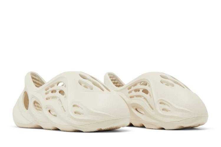 Yeezy Foam RNR Sand (Kids)
