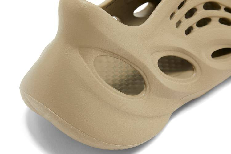 Yeezy Foam RNR Stone Salt
