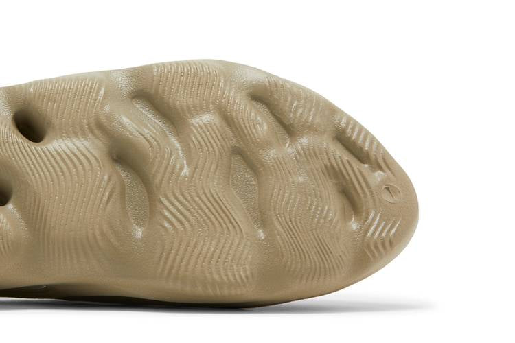 Yeezy Foam RNR Stone Salt