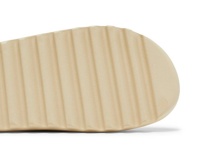 Yeezy Slide Bone (2022/2023 Restock)